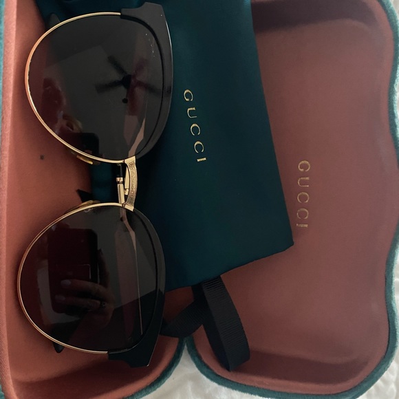 Gucci Sunglasses - Picture 3 of 7